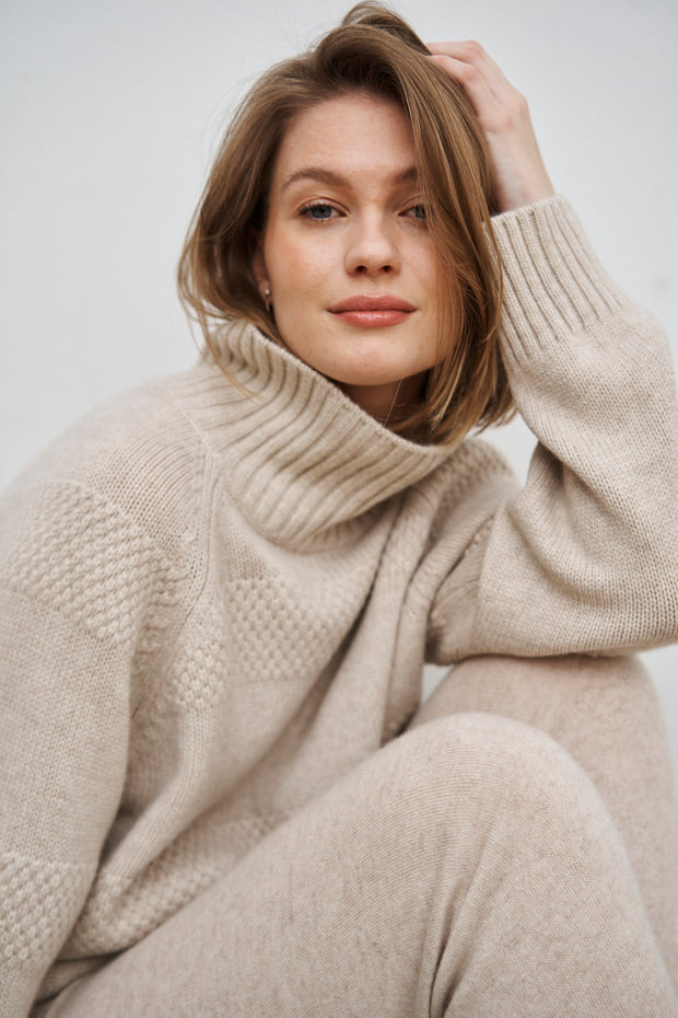 MEA SWEATER