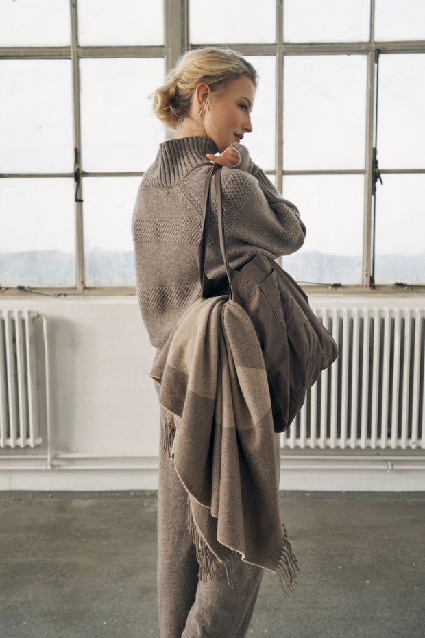 MEA SWEATER