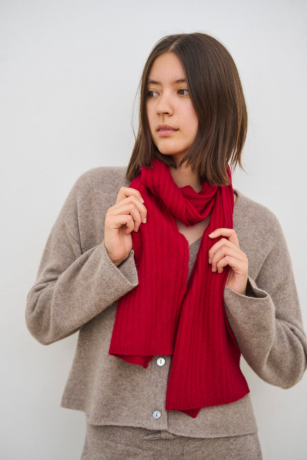 SARA SCARF