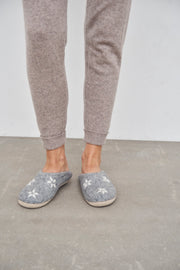 WARM FEET SLIPPERS