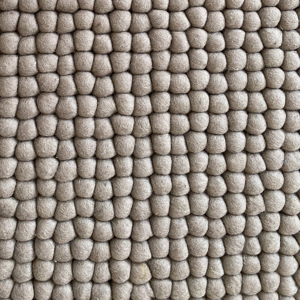 SNOW DROP RUG