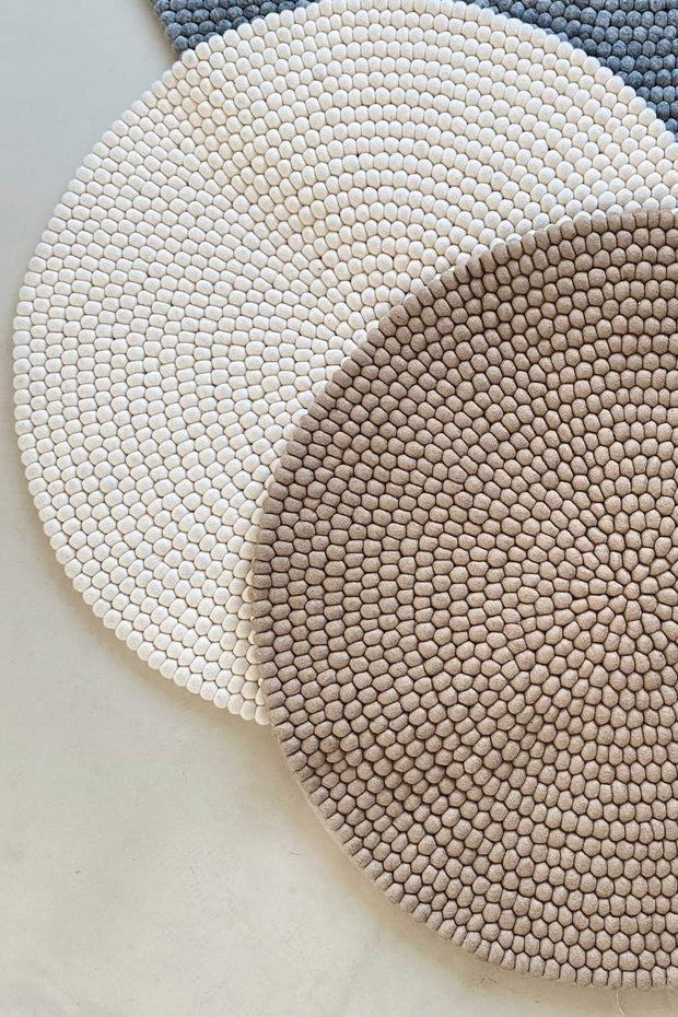SNOW DROP RUG