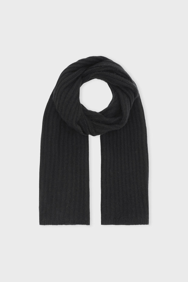 SARA SCARF