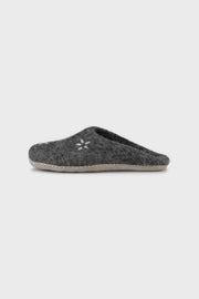 WARM FEET SLIPPERS