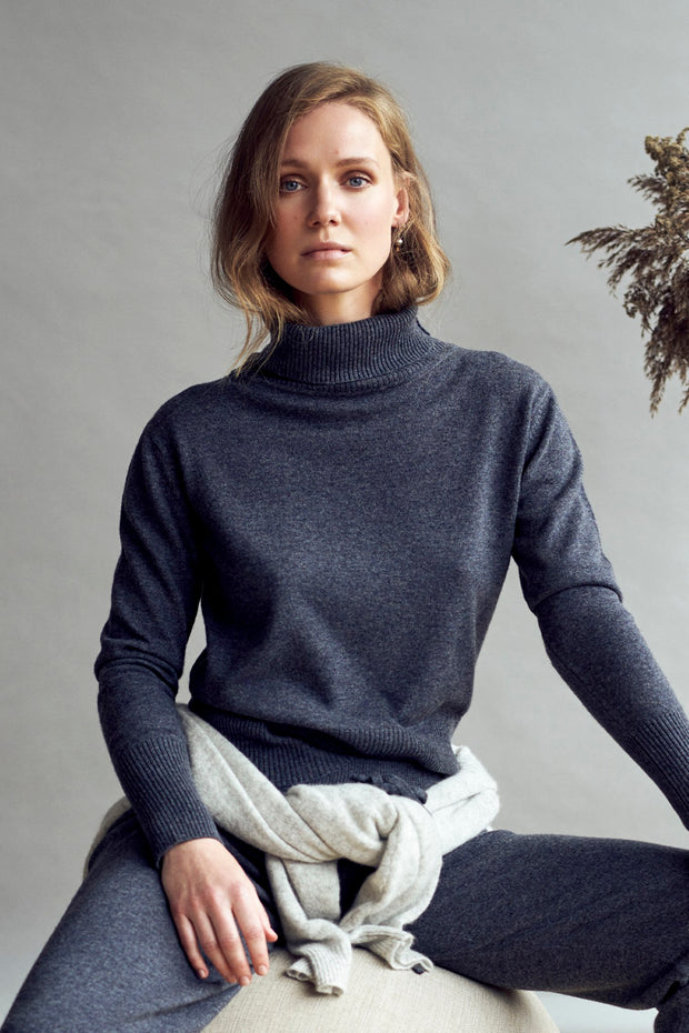 ANNEMO SWEATER